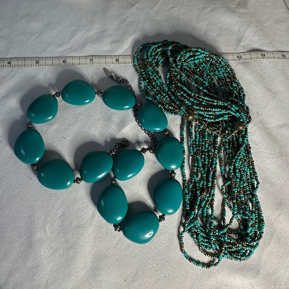 Two older turquoise color statement necklaces - Picture 6 of 7